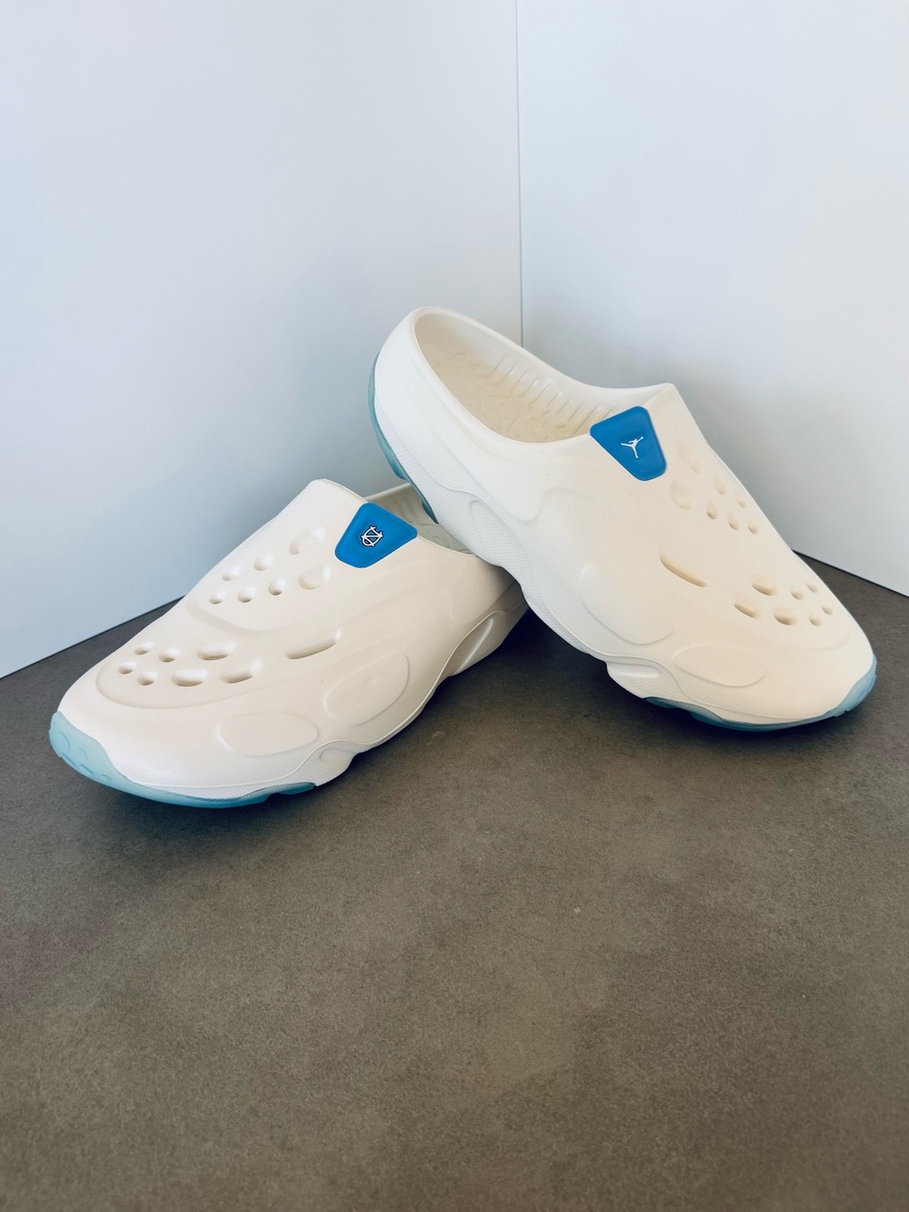Like New! Nike Jordan UNC Foam Slides, Size 12